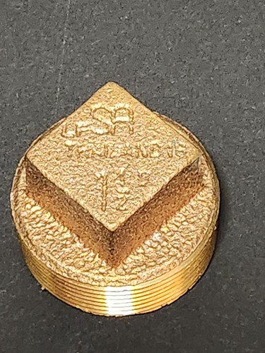 Brass pipe plug - 1-1/2'',